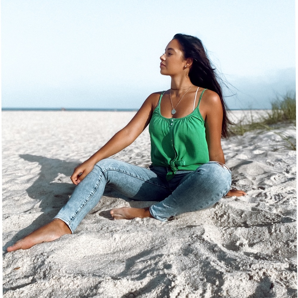 ❤️‍🩹SOLD❤️‍🩹 Green Button Down Cami Blouse